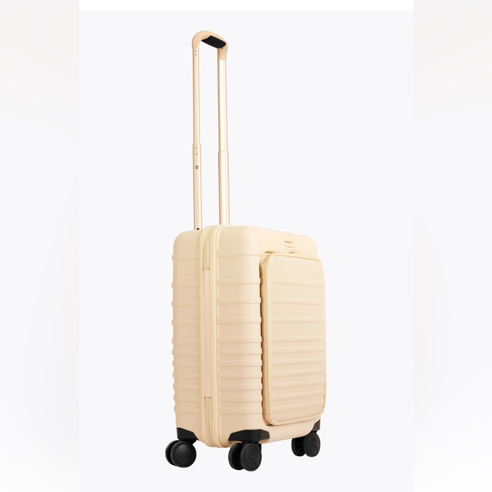 NWT front pocket roller